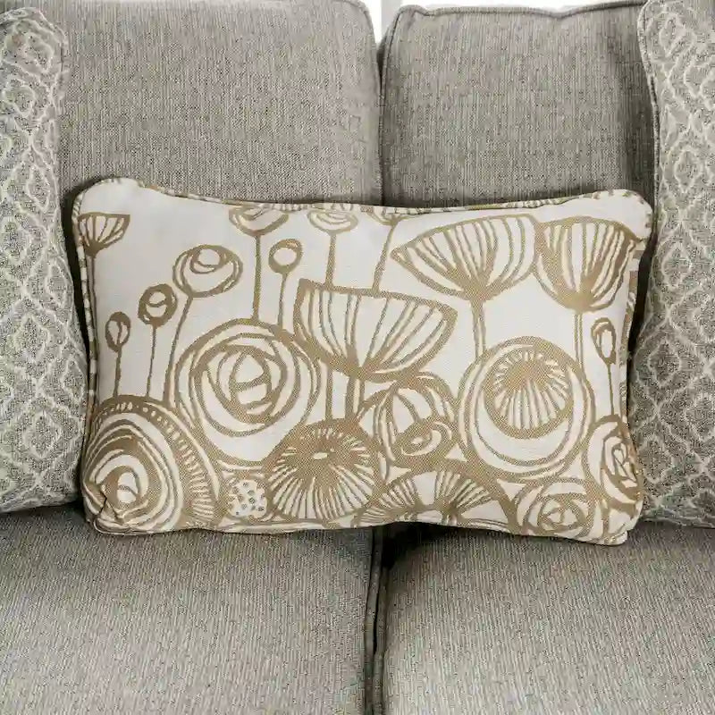 Canapé en tissu gris de style transitoire avec coussins décoratifs