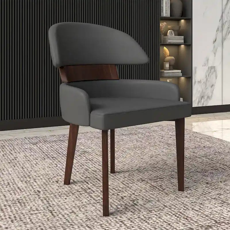 Chaise de salle à manger en cuir avec dossier incurvé en hévéa